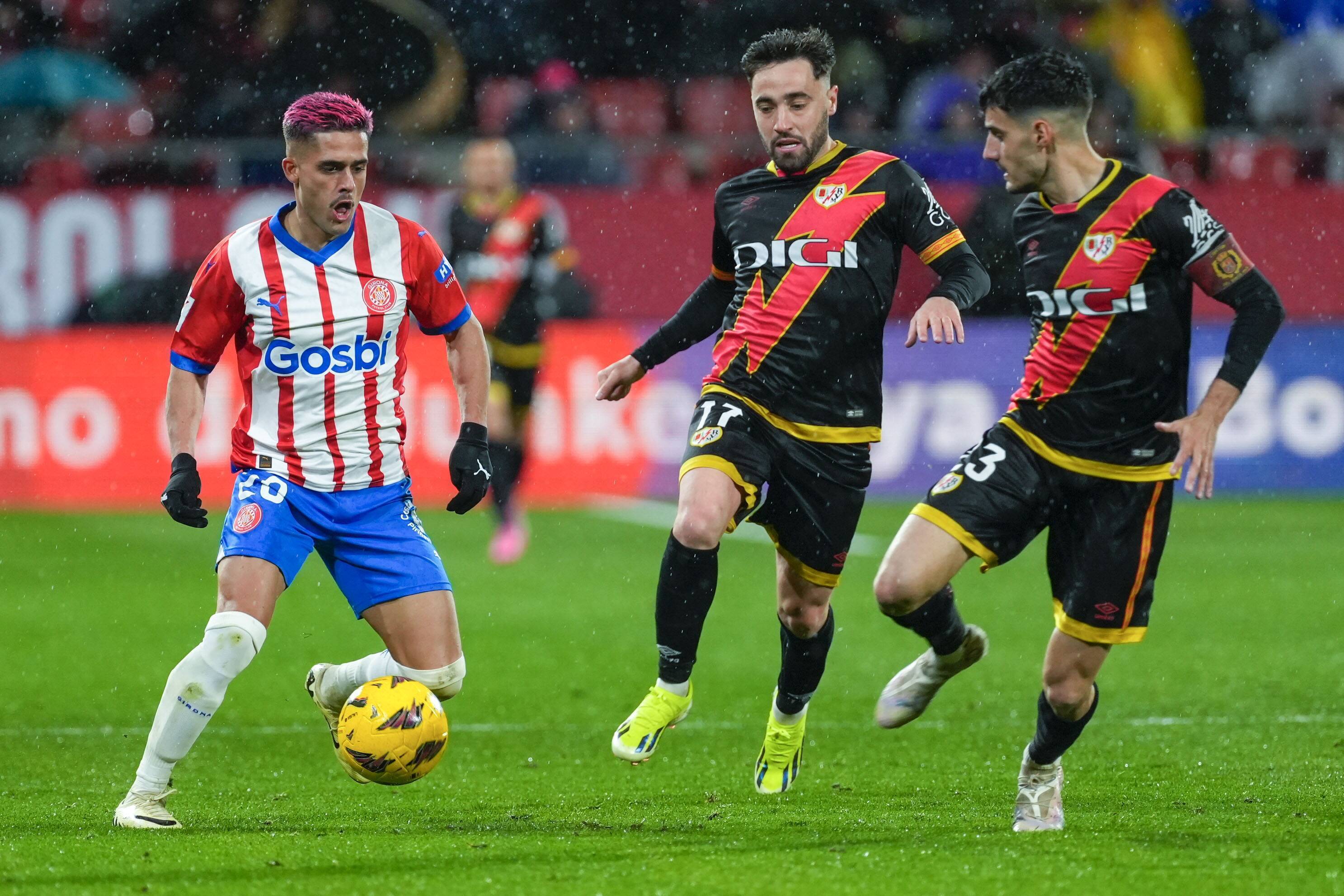 最受欢迎手游2025赛地聚焦：西甲今晚热度飙升，西班牙人主帅复盘，质疑声四起，轮换策略被讨论的简单介绍