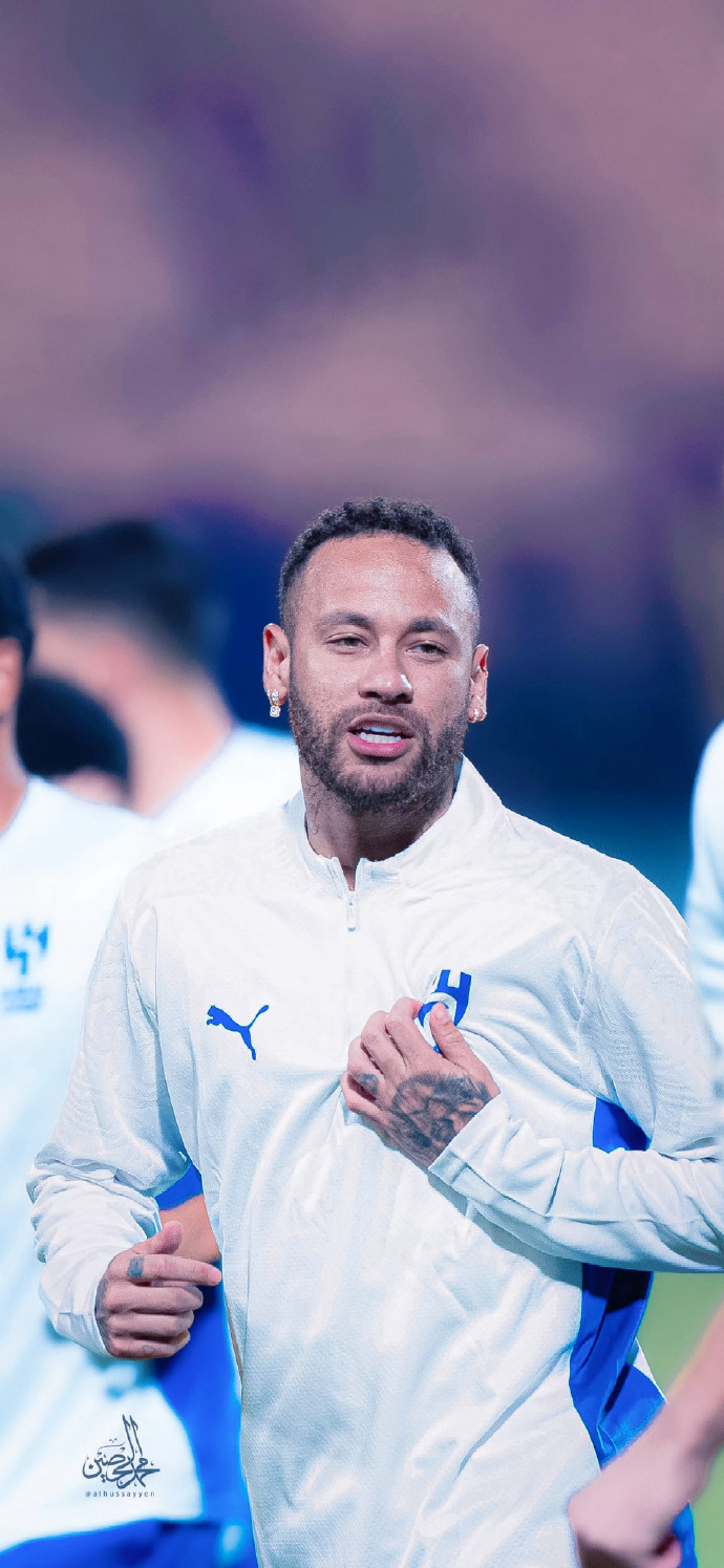 内马尔在勇士比赛中精彩发挥,连败引发热议的是谁 内马尔在勇士比赛中精彩发挥,连败引发热议的是谁